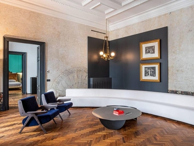 Prestigioso appartamento di 310 m² in affitto Napoli, Campania