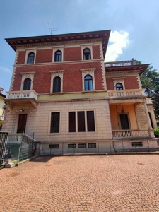 Prestigioso appartamento di 280 m² in vendita Varese, Italia