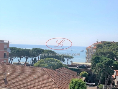 Appartamento di prestigio in vendita Via F. Agnese, Diano Marina, Liguria