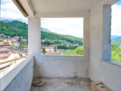 Appartamento in vendita 3 Stanze da letto a Castelnuovo Di Garfagnana