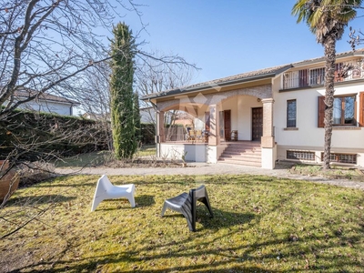 Casa di lusso di 300 mq in vendita Quattro Castella, Emilia-Romagna