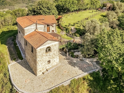 Casa di lusso di 430 mq in vendita Villafranca in Lunigiana, Italia