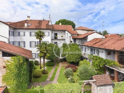 Casa di prestigio di 1500 mq in vendita Piazza Martiri, Borgo Ticino, Piemonte