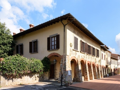 Casa Indipendente di 1000 mq in vendita via dei Martiri, Civitella in Val di Chiana, Toscana
