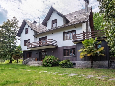 Esclusiva villa di 1300 mq in vendita Arona, Italia