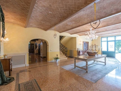 Prestigiosa villa di 2600 mq in vendita, Poviglio, Italia