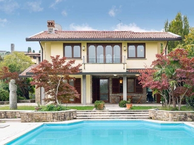 Prestigiosa villa di 325 mq in vendita Manerba del Garda, Lombardia