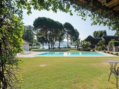 Prestigiosa villa di 350 mq in affitto, Lesa, Piemonte