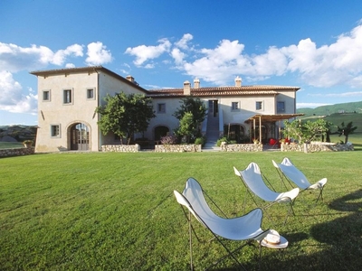 Prestigiosa Casa Indipendente di 604 mq in affitto San Quirico d'Orcia, Toscana