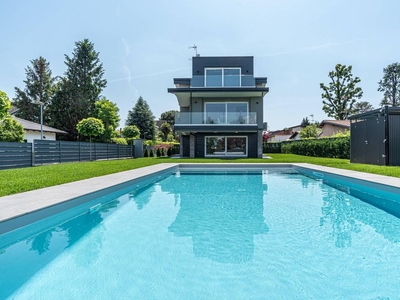 Prestigiosa villa di 230 mq in vendita Castelletto sopra Ticino, Italia