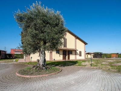 Casa Semindipendente di 400 mq in vendita VIA CASTELLO 7, Castelfranco Emilia, Modena, Emilia-Romagna