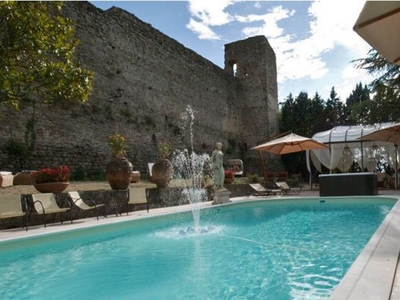 Castello di 2000 mq in vendita - Perugia, Umbria