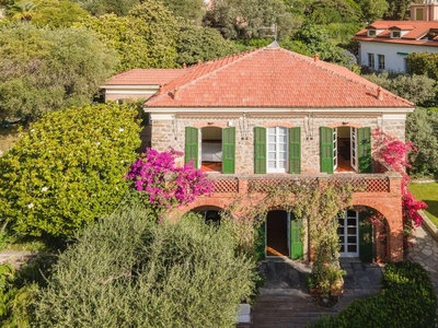 Prestigiosa villa di 280 mq in vendita Alassio, Italia