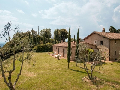 Casa Indipendente di 500 mq in affitto Montalcino, Toscana
