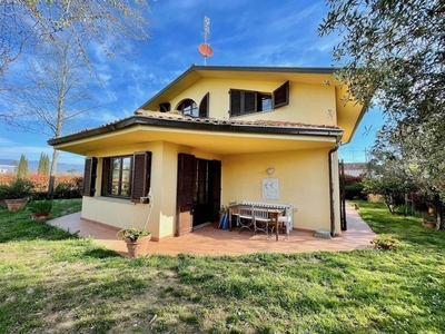 Villa in vendita Via 25 Aprile, 18, Serravalle Pistoiese, Toscana