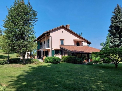 Esclusiva villa di 300 mq in vendita Saluzzo, Italia