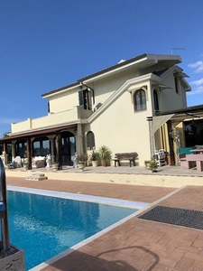 Prestigiosa villa di 350 mq in vendita, Via San Martino, Quartu Sant'Elena, Cagliari, Sardegna