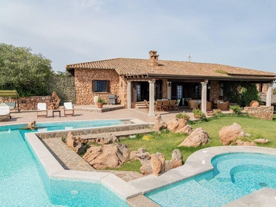 Esclusiva villa di 460 mq in vendita via Monte Ortobene, Loiri Porto San Paolo, Sassari, Sardegna