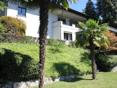 Esclusiva villa in vendita PIAZZA PAPA GIOVANNI XXIII, Monticello Brianza, Lombardia