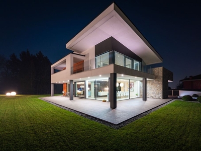 Prestigiosa villa di 700 mq in vendita, Mozzo, Italia