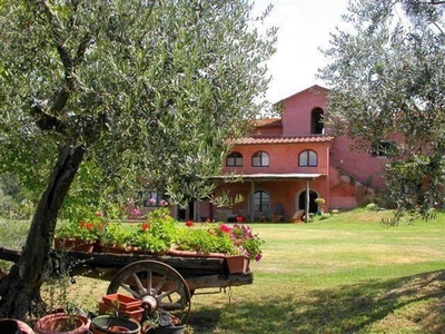 Villa di 650 mq in vendita Strada Provinciale Alto Valdarno, Reggello, Toscana