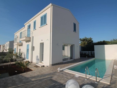 Esclusiva villa di 152 mq in affitto Via Cornino, Custonaci, Trapani, Sicilia
