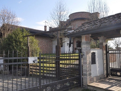 Esclusiva villa in vendita Badia Pavese, Lombardia