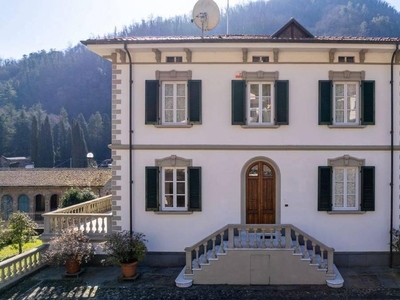 Prestigiosa villa di 870 mq in vendita, Località La Torre, Bagni di Lucca, Lucca, Toscana