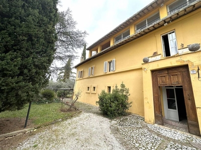 Prestigiosa villa in vendita Foligno, Italia