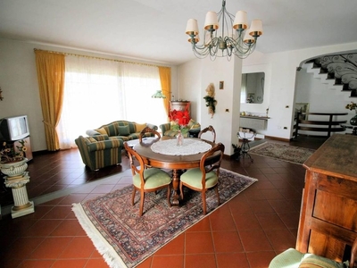Villa di 500 mq in vendita Montecatini Terme, Toscana