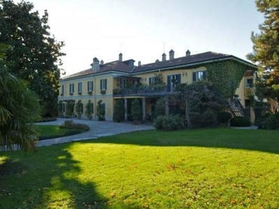 Villa in vendita Paderno d'Adda, Italia