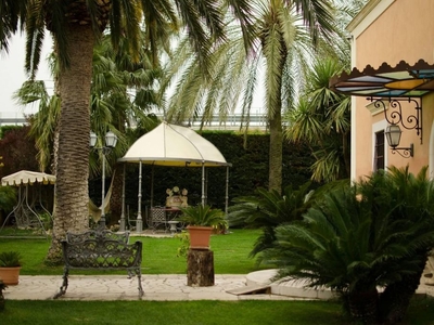 Prestigiosa villa in vendita Via delle Forze Armate, Trani, Puglia