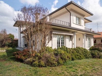 Villa in vendita Via Montello, 79B, Cabiate, Lombardia