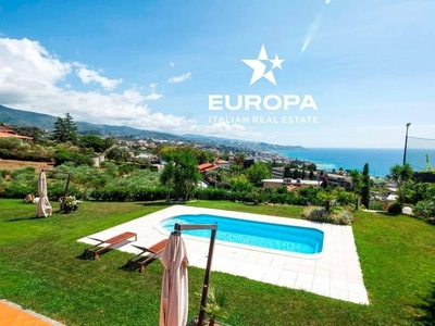 Prestigiosa villa di 600 mq in vendita Via Padre Semeria, Sanremo, Imperia, Liguria