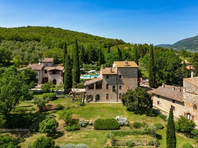 Esclusiva Casa Indipendente di 880 mq in vendita Corciano, Italia