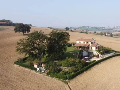 Lussuoso casale in vendita Fano, Italia