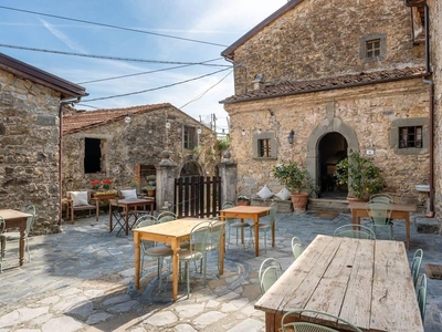 Prestigiosa Casa Indipendente di 900 mq in vendita Fivizzano, Toscana