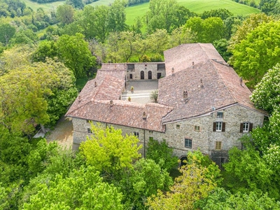 Prestigiosa Casa Indipendente di 1100 mq in vendita Gazzola, Italia