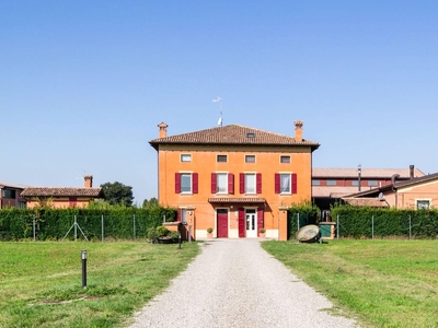 Prestigiosa Casa Indipendente in vendita Modena, Emilia-Romagna