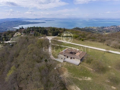 Lussuoso casale in vendita Passignano sul Trasimeno, Italia