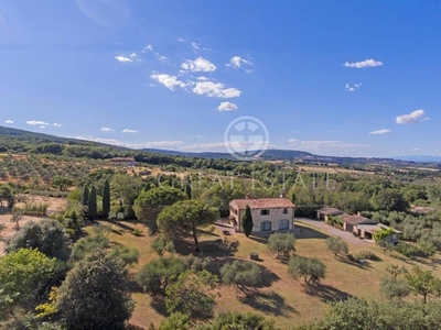 Lussuoso casale in vendita Sarteano, Toscana