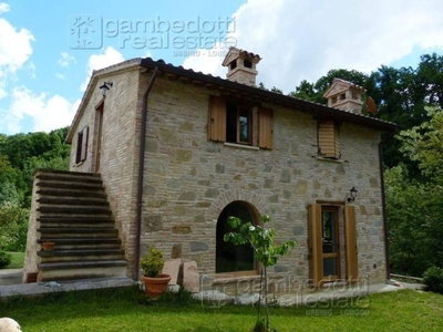 Lussuoso casale in vendita Urbino, Italia