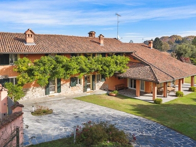 Prestigiosa villa di 470 mq in vendita, Via Villa, 1, Agrate Conturbia, Piemonte