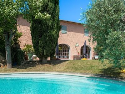 Prestigiosa Casa Indipendente in vendita Vicchio, Italia