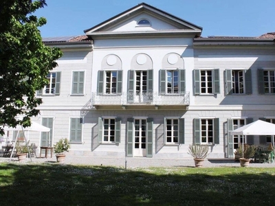 Palazzo di 1000 m² in vendita Monza, Lombardia