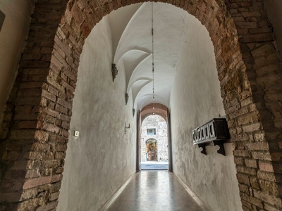Palazzo di 10000 m² in vendita Via San Giovanni 50, San Gimignano, Siena, Toscana