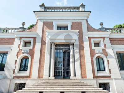 Palazzo di 1470 m² in vendita Via della Navicella, Roma, Lazio