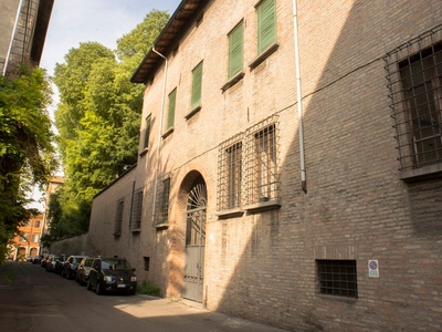 Palazzo di 2000 m² in vendita Via Emilia San Pietro, Reggio Emilia, Emilia-Romagna