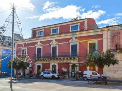 Palazzo di 685 m² in vendita Palazzolo Acreide, Sicilia