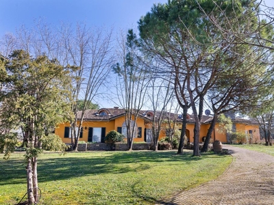 Villa in vendita Pinarolo Po, Italia